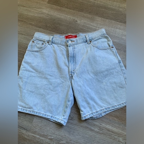 VTG Levi’s Mom Shorts Classic Denim Shorts Light Wash Blue Size 14 Size 32 Boho - Picture 3 of 10
